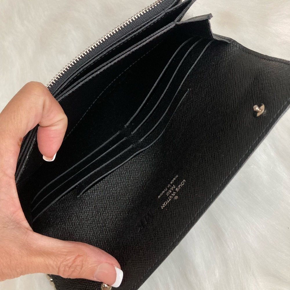 Chain Wallet amazing Condition. - Picture 8 of 15